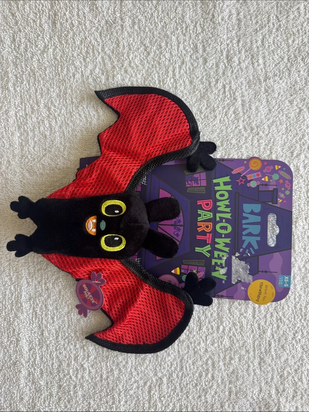 Bark Howl-O-Ween Party Bat Toy - Black & Red